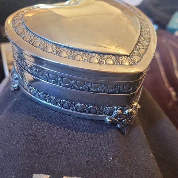 Silver jewelry, trinket box, and mirror - Picture 2 of 16